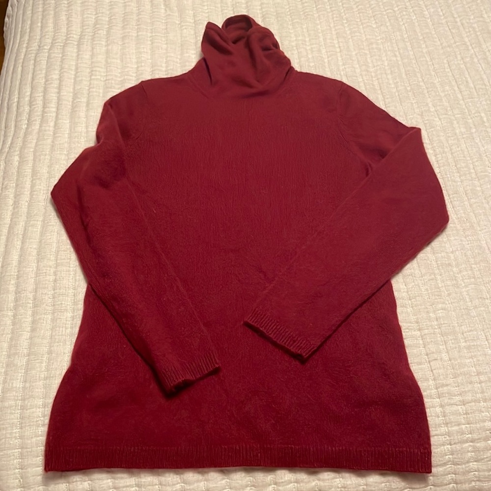 McDuff Essentials Burgundy Cashmere Turtleneck Sweater